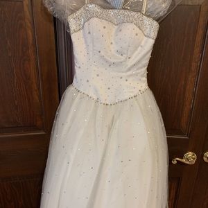 Formal dress. Purchased for $400. Size 1/2.